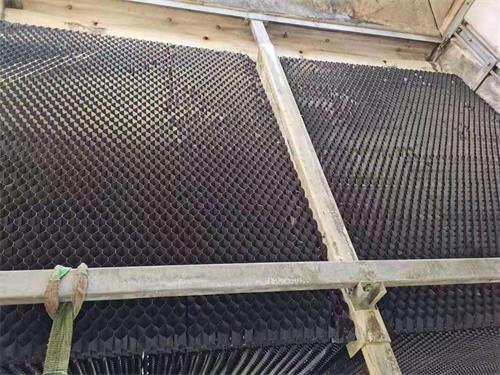 深圳招商銀行研發中心冷卻塔填料更換、底盤漏水補漏